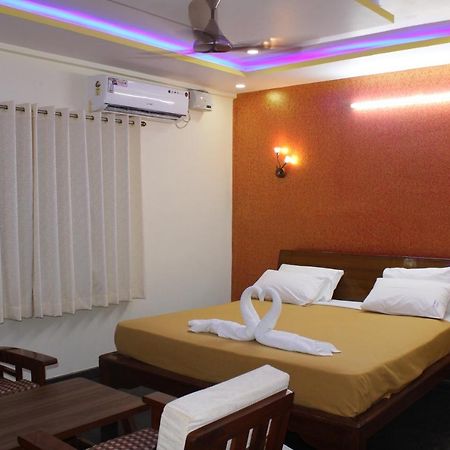 Golden Pride Hotel Канакапура Екстериор снимка