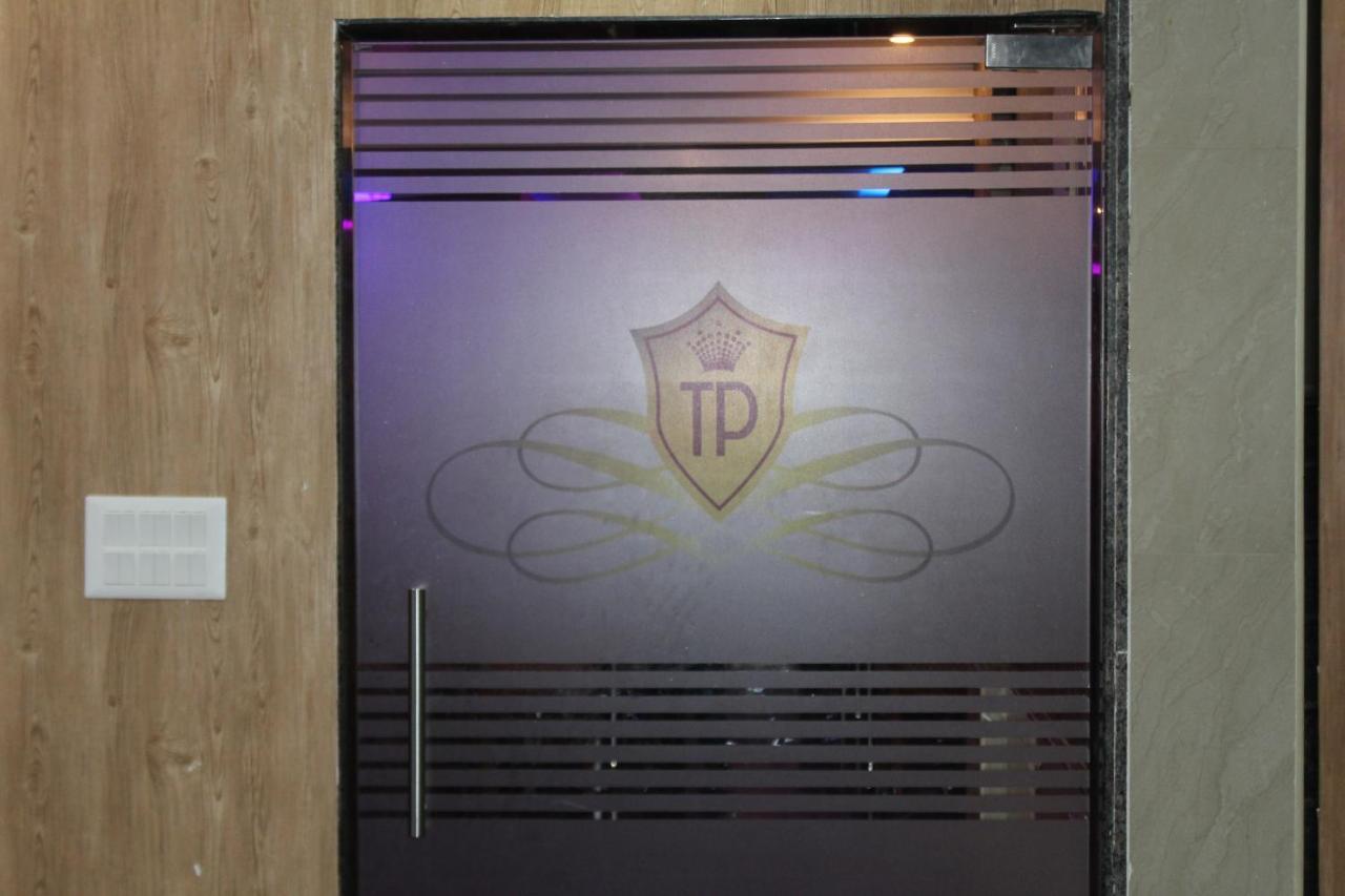 Golden Pride Hotel Канакапура Екстериор снимка