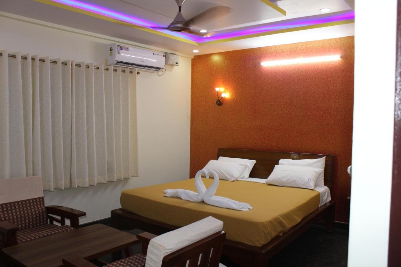 Golden Pride Hotel Канакапура Екстериор снимка