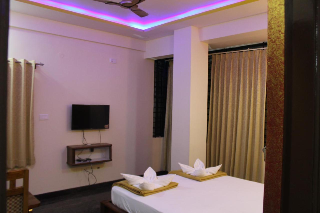 Golden Pride Hotel Канакапура Екстериор снимка