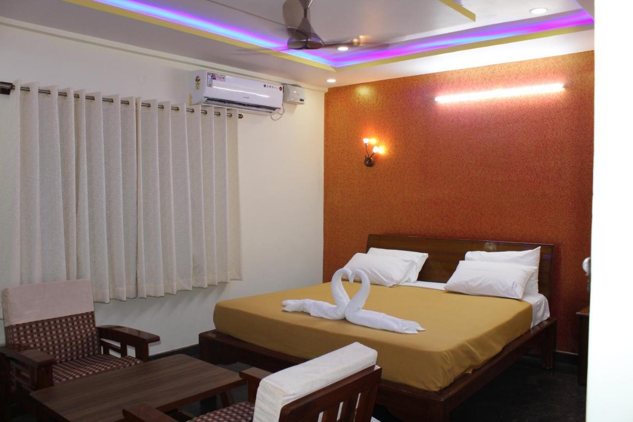 Golden Pride Hotel Канакапура Екстериор снимка