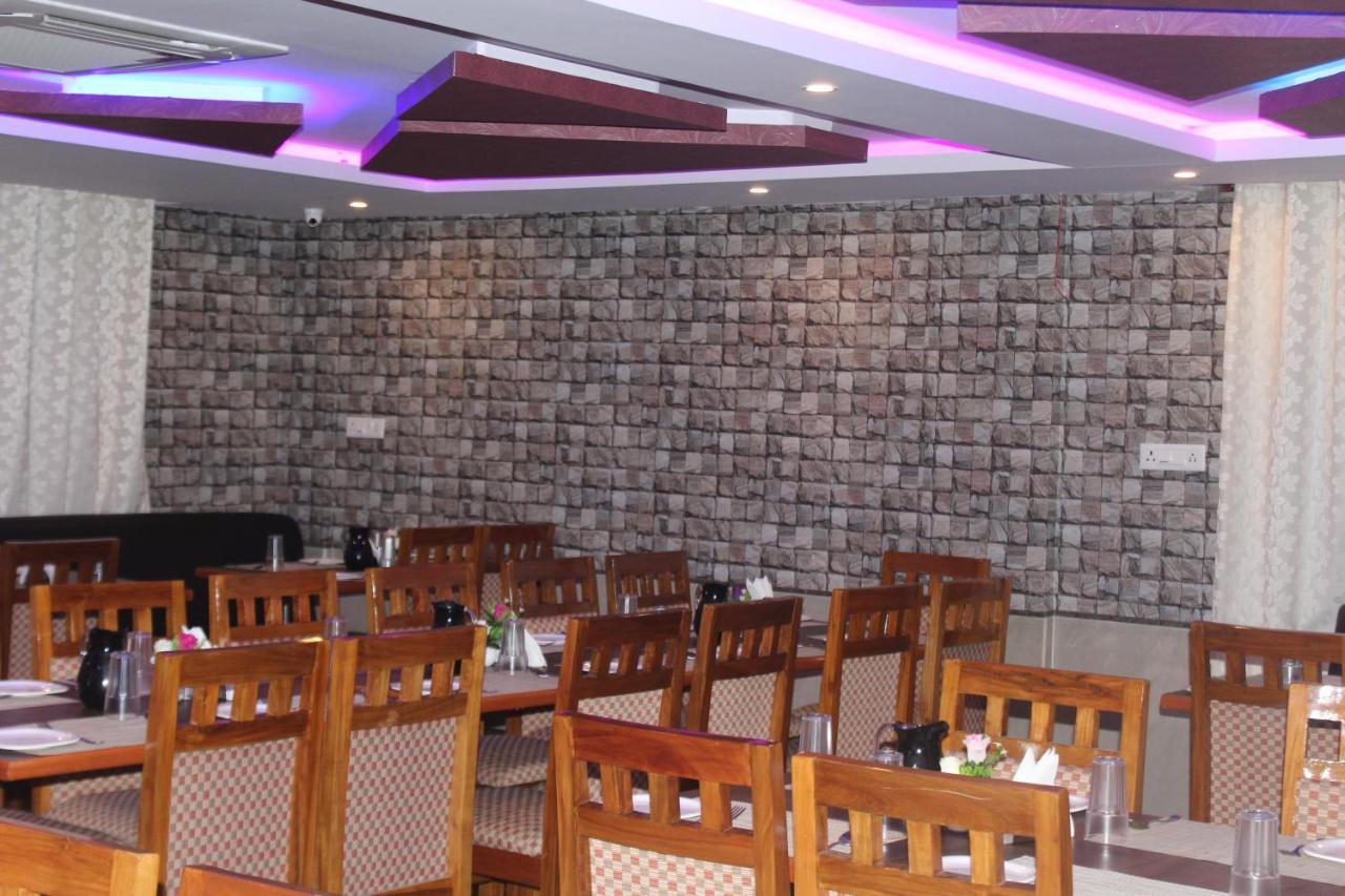 Golden Pride Hotel Канакапура Екстериор снимка